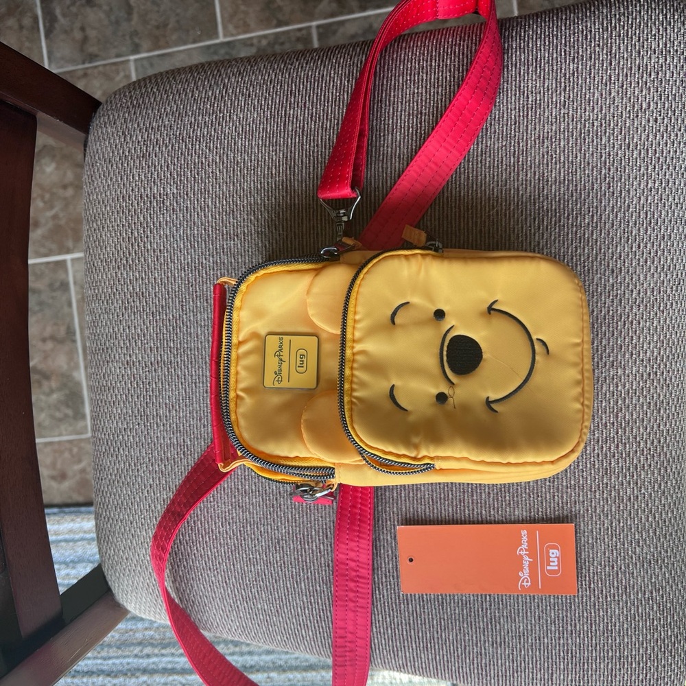 Disney Park Winnie-the-Pooh crossbody LUG brand bag NWT